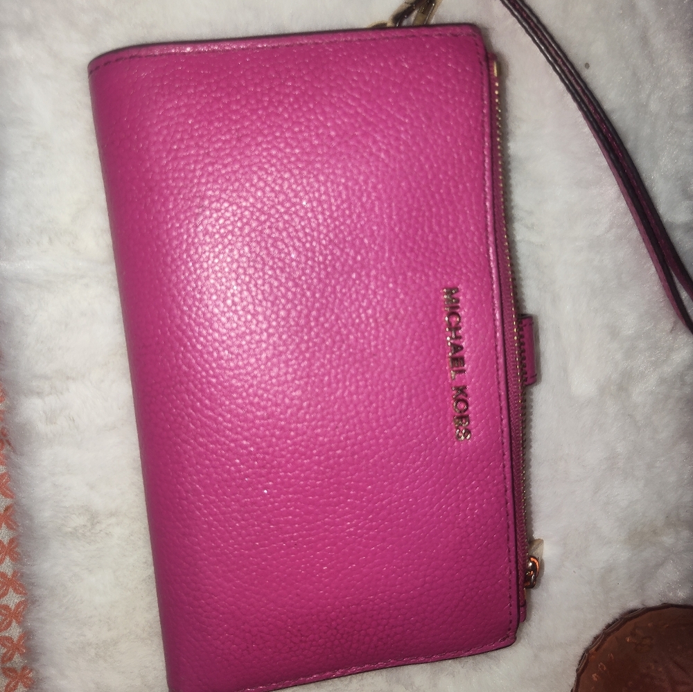 Michael kors wallet